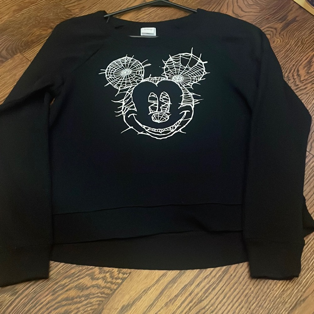 Disneys Mickey Mouse Halloween Sweat shirt! Size small